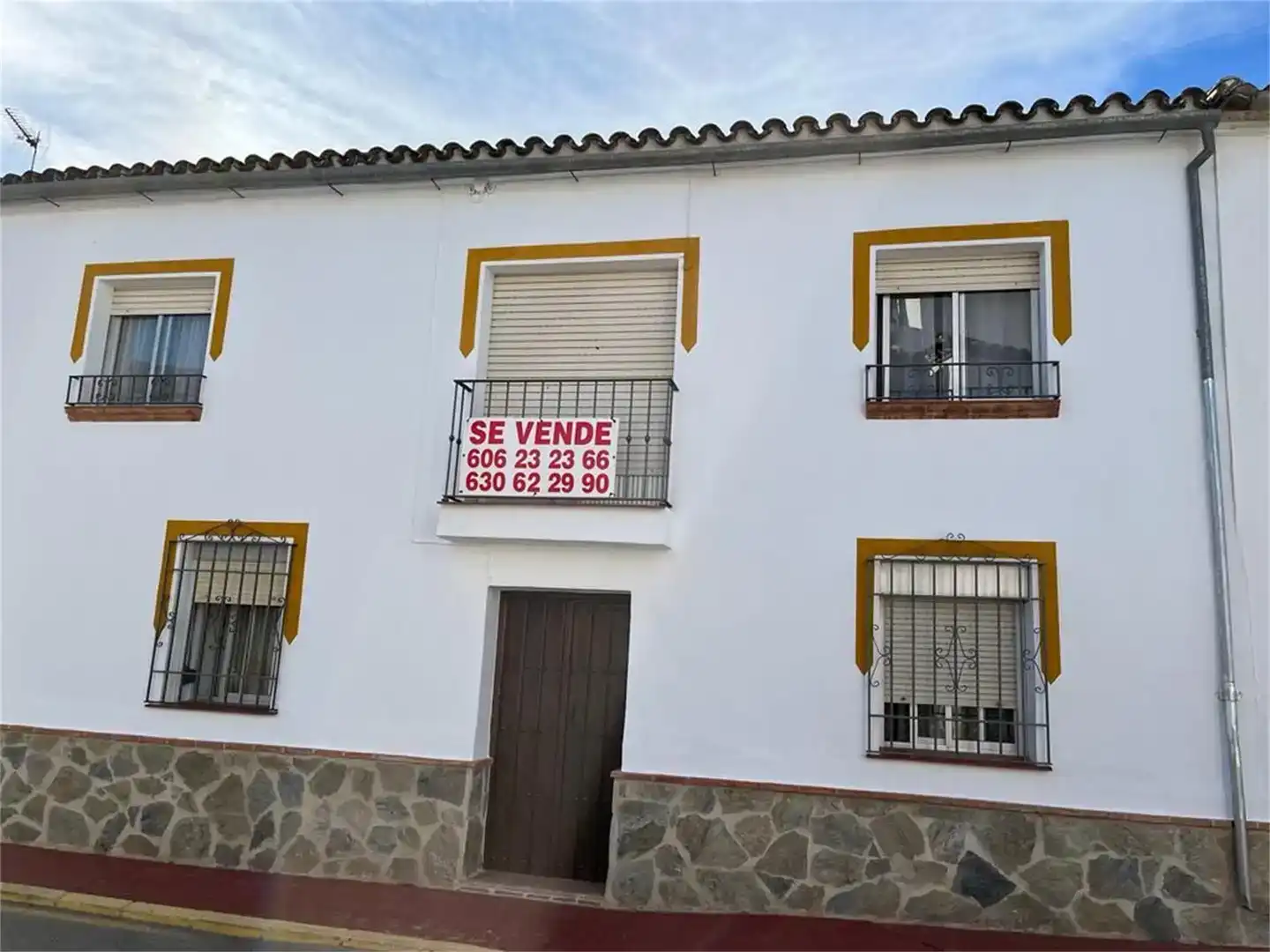 Vista exterior de Casa o xalet en venda en Montejaque amb Jardí privat, Traster i Moblat