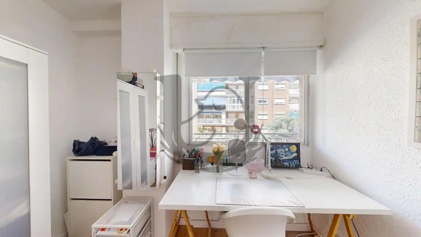 Living room of Flat for sale in Silla  with Air Conditioner and Terrace