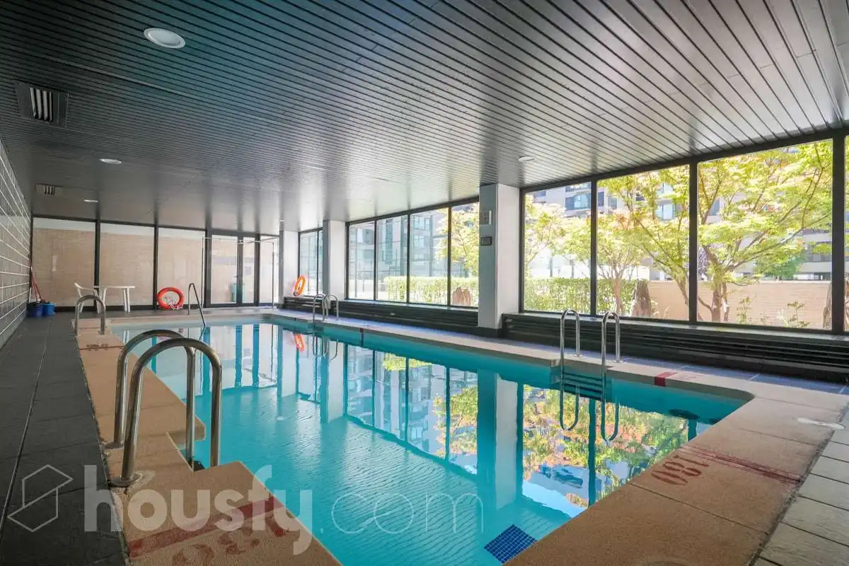 Piscina de Ático en venta en Madrid con Terraza, Trastero y Piscina comunitaria