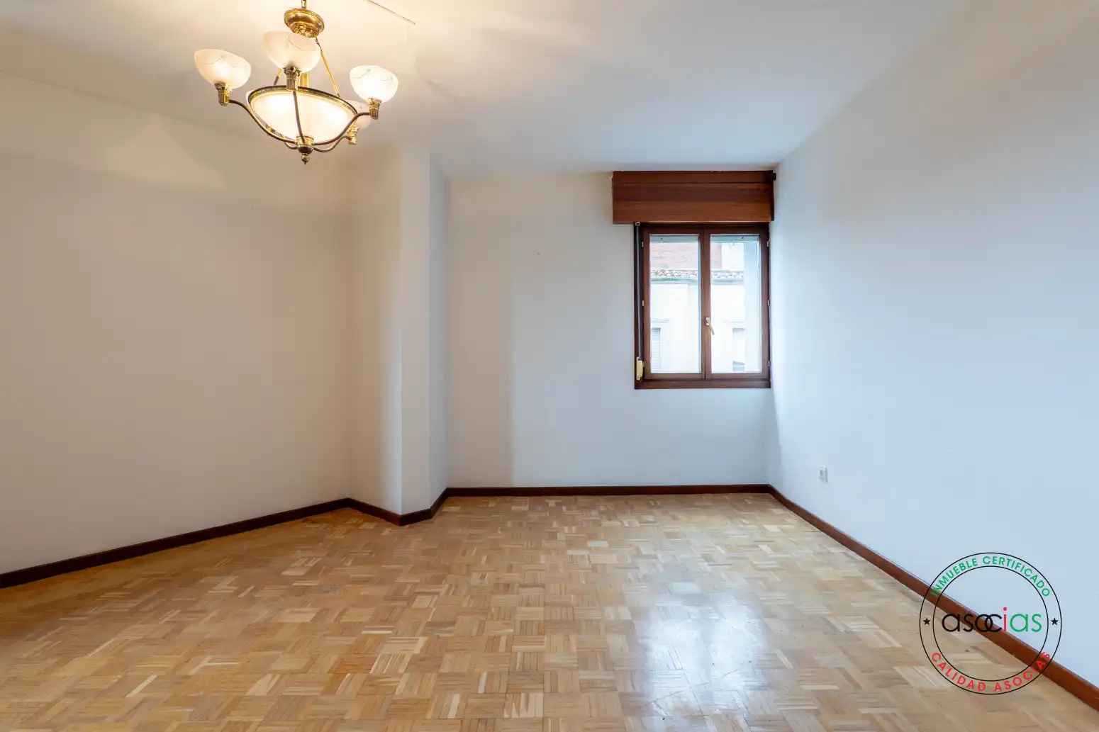 Dormitori de Pis en venda en Gijón  amb Calefacció i Parquet