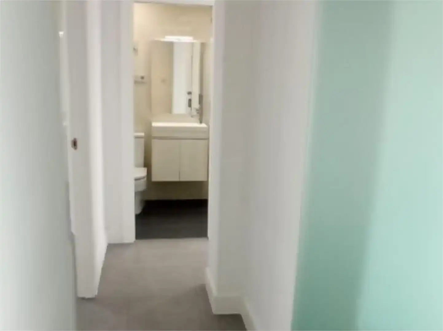 Baño de Ático de alquiler en Madrid con Aire acondicionado