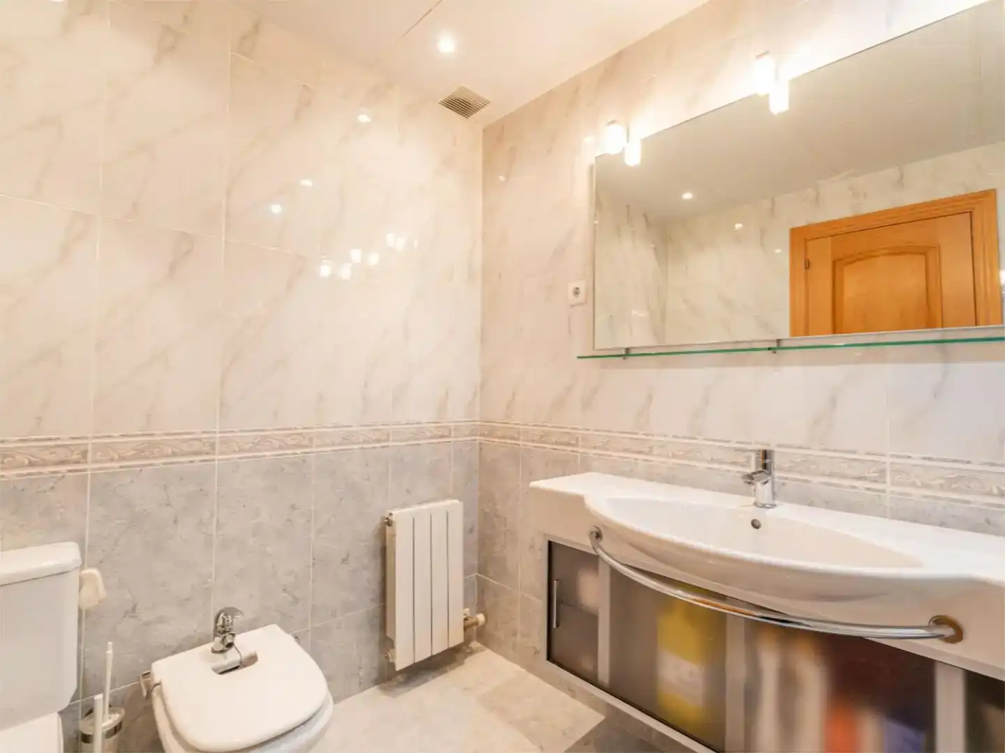 Bathroom of Houses for sale in Roda de Berà  with Swimming Pool and Balcony