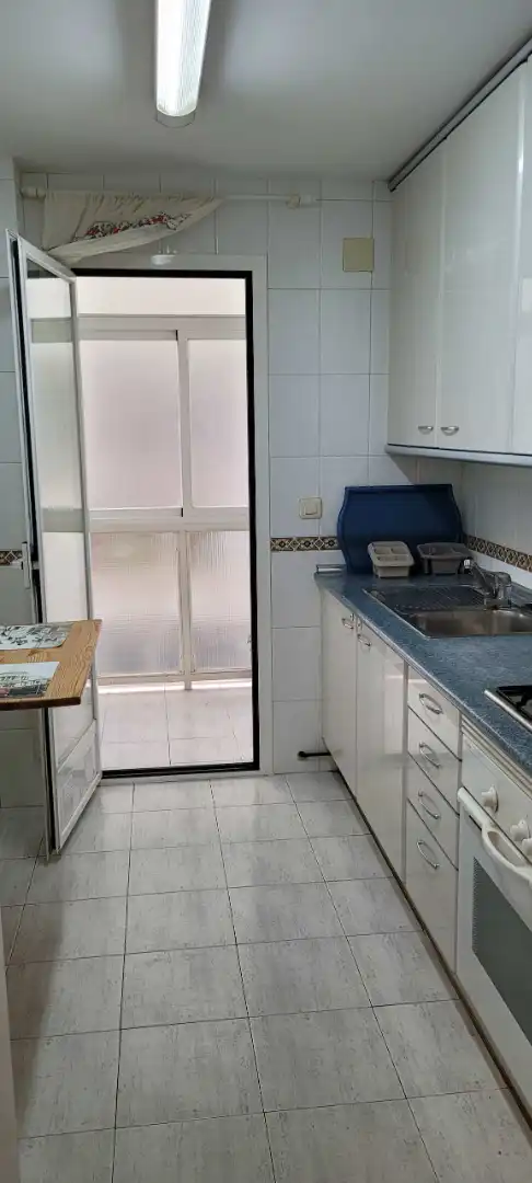 Cuina de Pis de lloguer en Cuenca amb Calefacció, Terrassa i Moblat