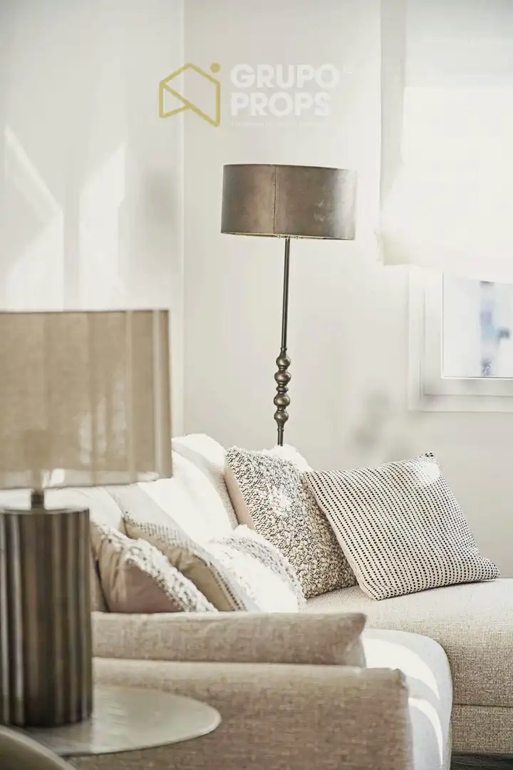 Dormitori de Apartament en venda en Madrid amb Aire condicionat, Calefacció i Moblat