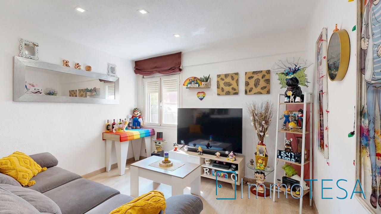 Sala d'estar de Pis en venda en Barberà del Vallès amb Parquet