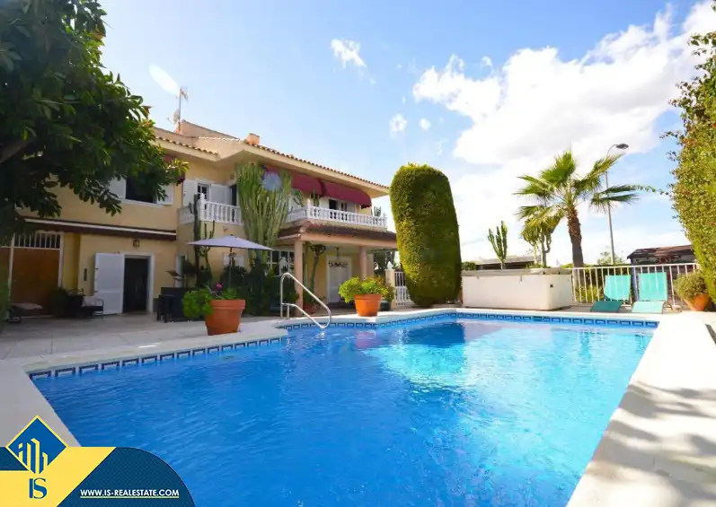 Chalet con piscina en venta en Playa del Acequión, Náufragos y Rocío del Mar