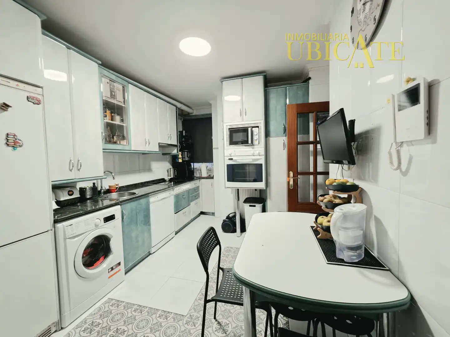 Cocina de Piso en venta en Castro-Urdiales con Calefacción, Parquet y Trastero