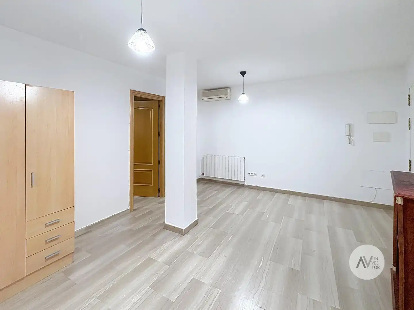 Erdgeschoss zum Verkauf in Cornellà de Llobregat mit Klimaanlage und Terrasse