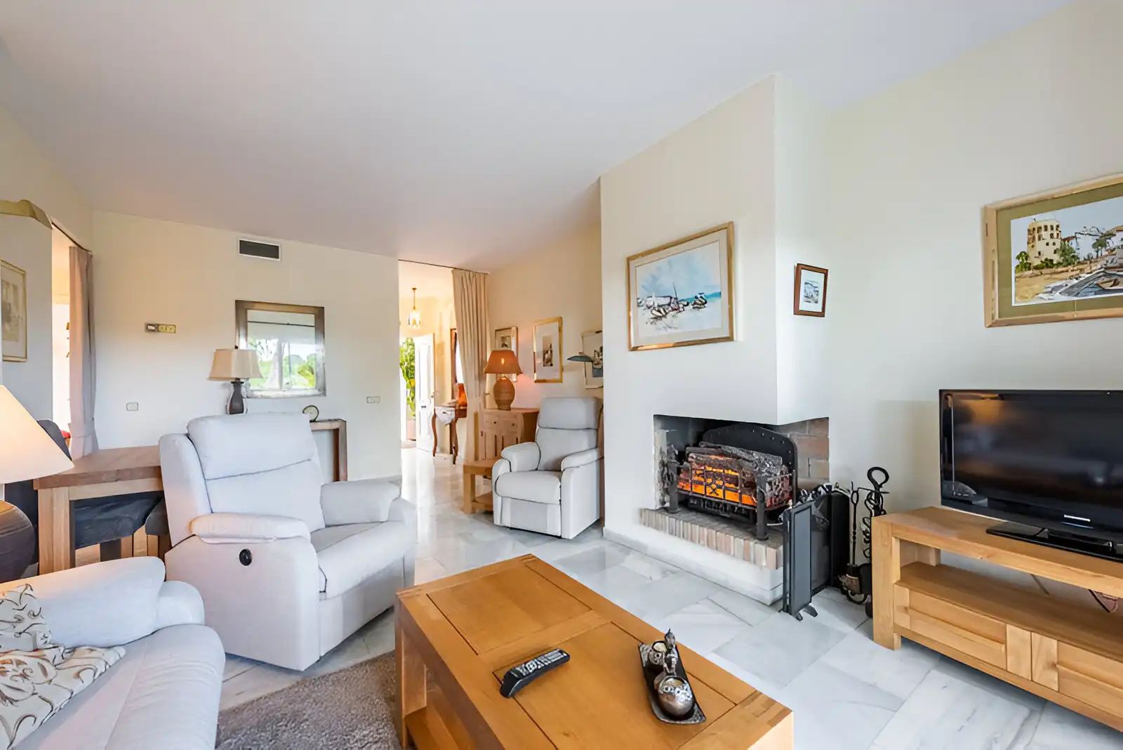 Sala de estar de Planta baja en venta en Marbella con Aire acondicionado, Terraza y Piscina