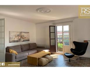 Living room of Flat to rent in  Barcelona Capital  with Air Conditioner, Terrace and Balcony