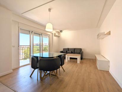 Sala d'estar de Pis de lloguer en  Valencia Capital amb Aire condicionat, Parquet i Moblat