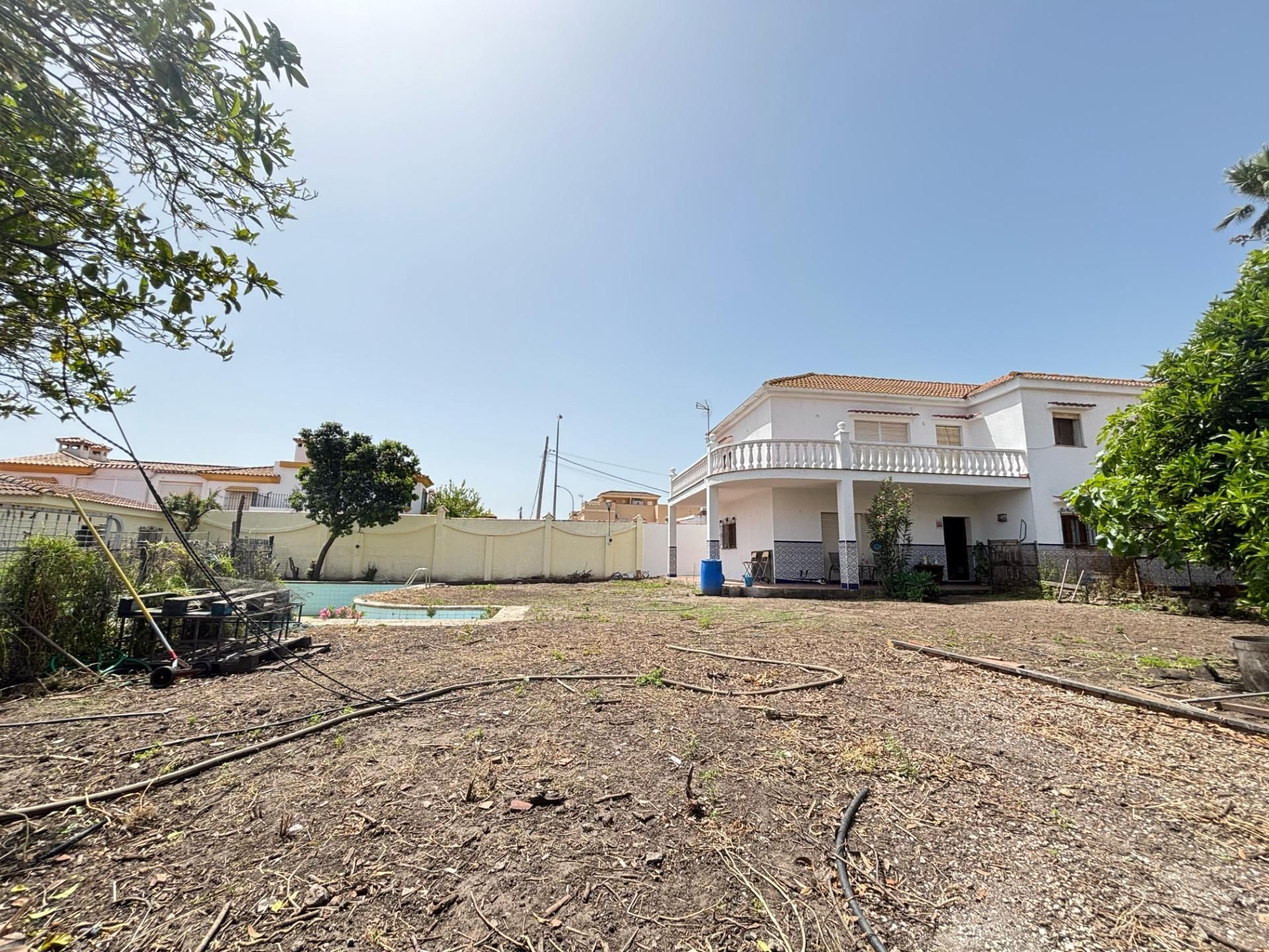 Houses for sale in Algeciras  with Private garden and Swimming Pool