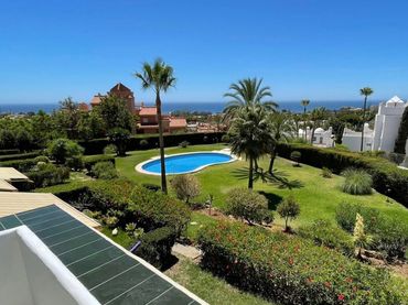 Pis amb balcó en venda a Elviria - Cabopino