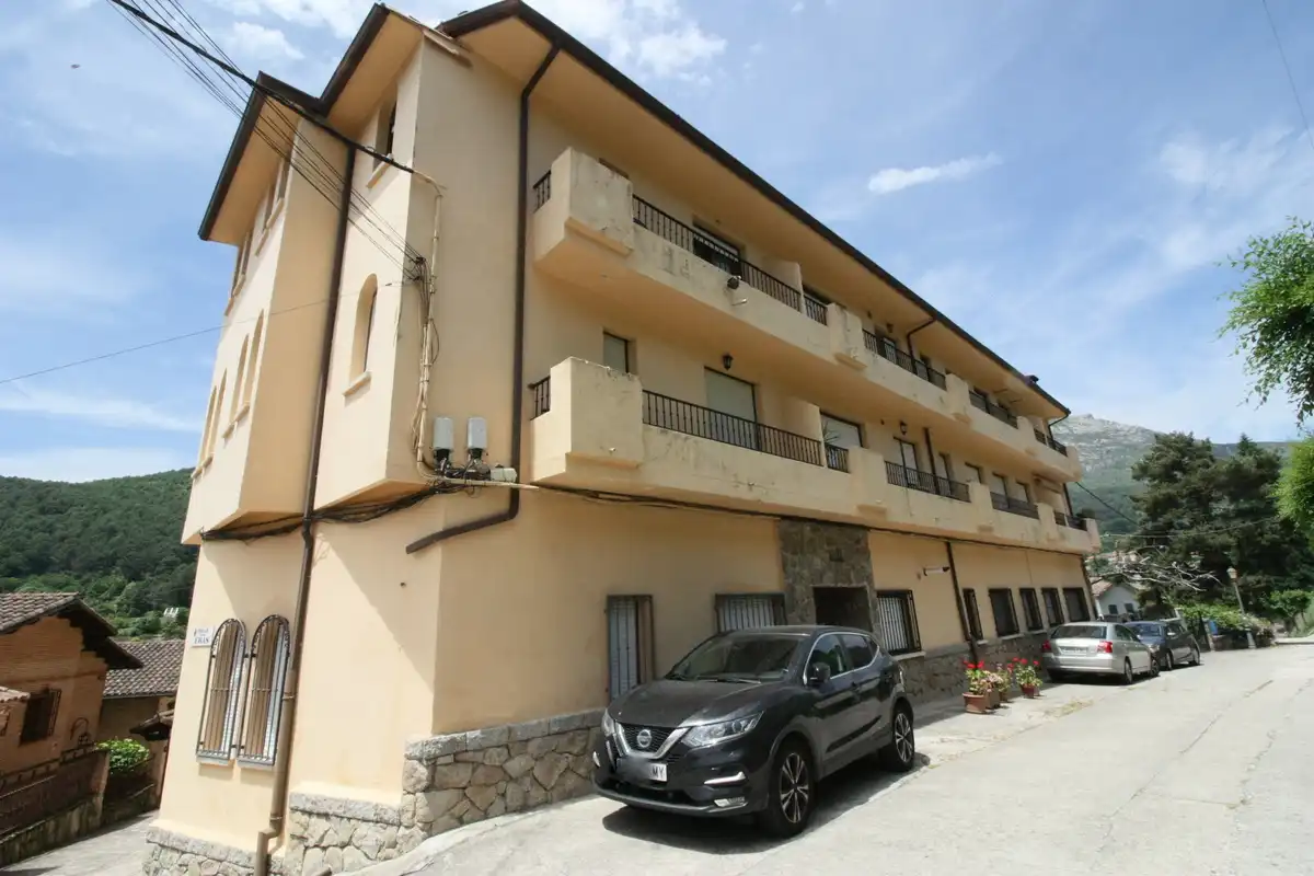 Vista exterior de Piso en venta en Cuevas del Valle con Calefacción, Amueblado y Balcón