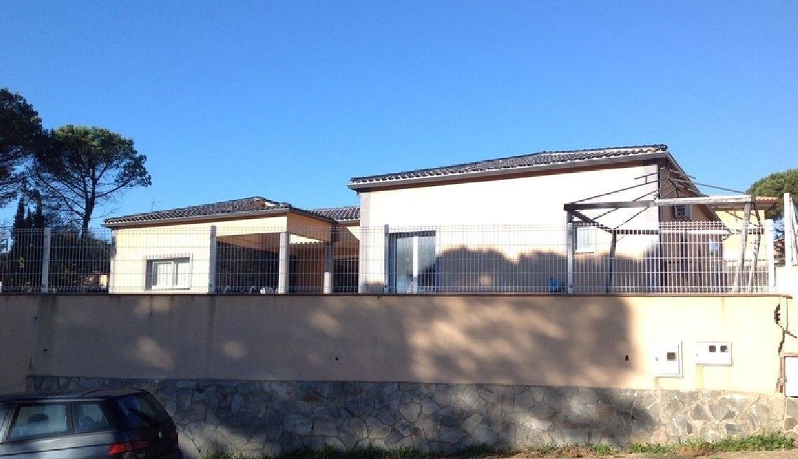 Exterior view of House or chalet for sale in Vidreres  with Community pool
