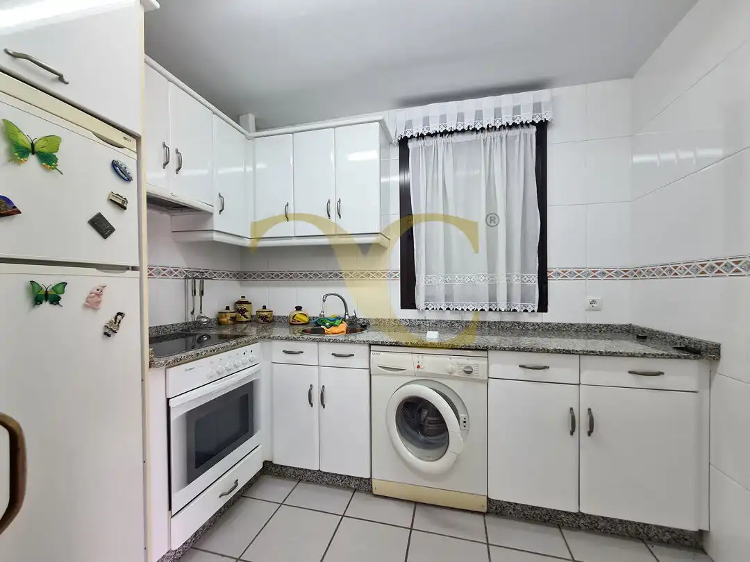 Cocina de Casa o chalet en venta en Gijón  con Calefacción, Jardín privado y Terraza