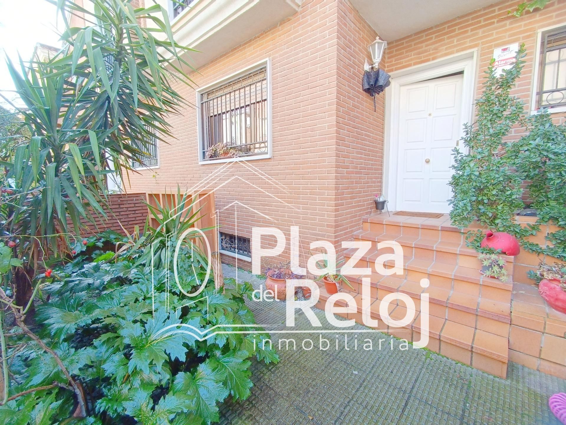 Casa adosada en venta en El Pilar - La Estación