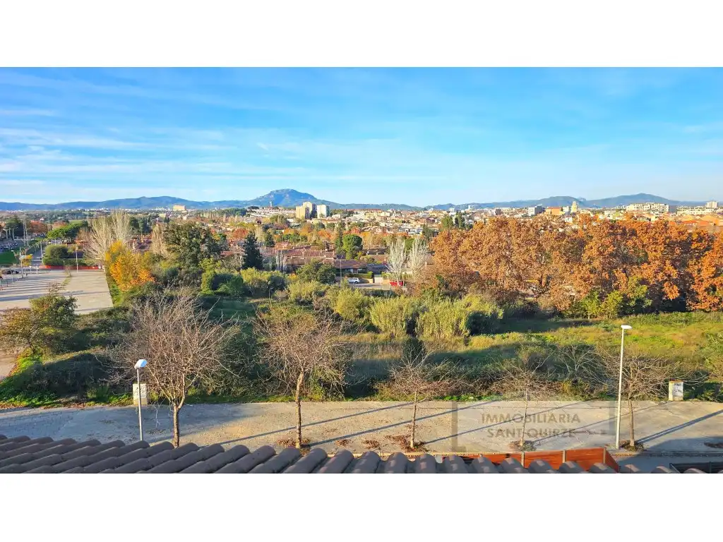 Vista exterior de Casa o chalet en venta en Sant Quirze del Vallès