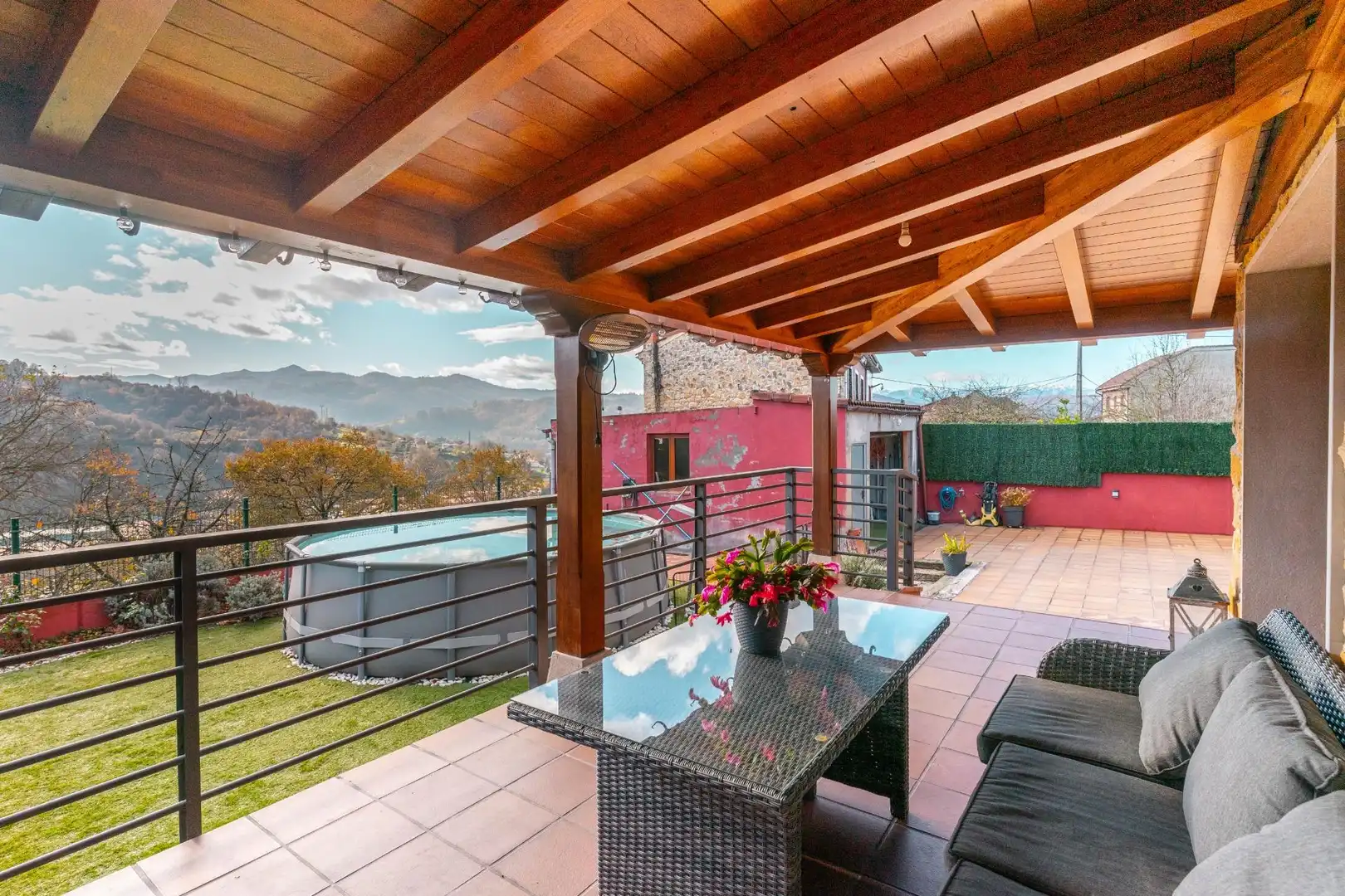 Terrassa de Casa o xalet en venda en Langreo amb Calefacció, Jardí privat i Terrassa