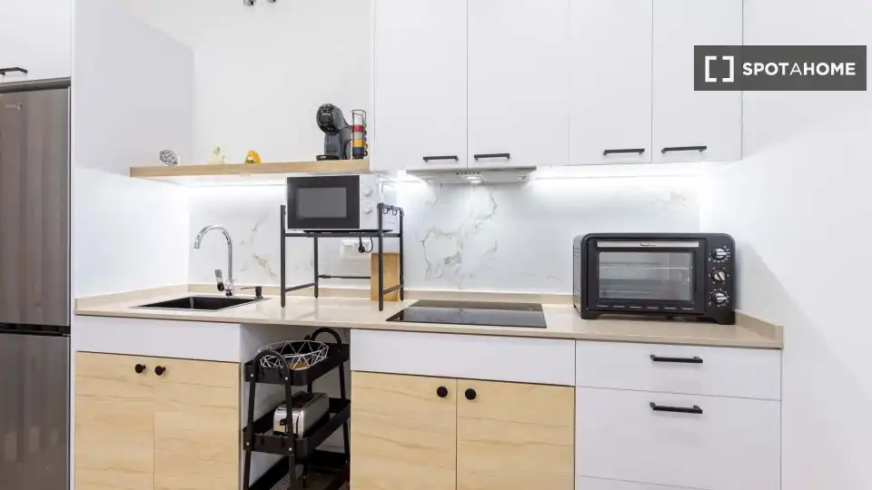 Kitchen of Flat for rent in Valencia  with Air Conditioner, Heating and Furnished