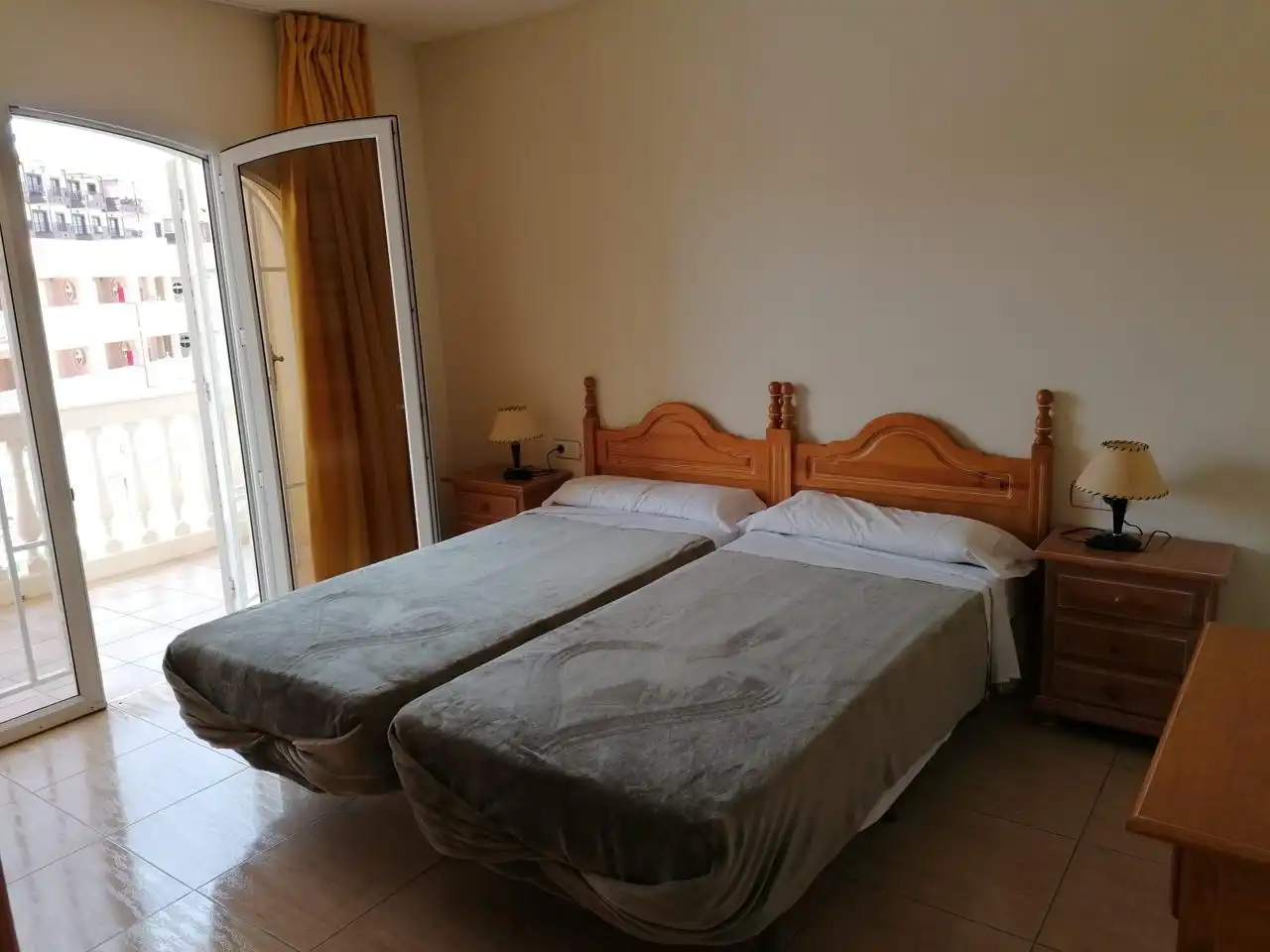 Apartament amb terrassa en venda a De La Te