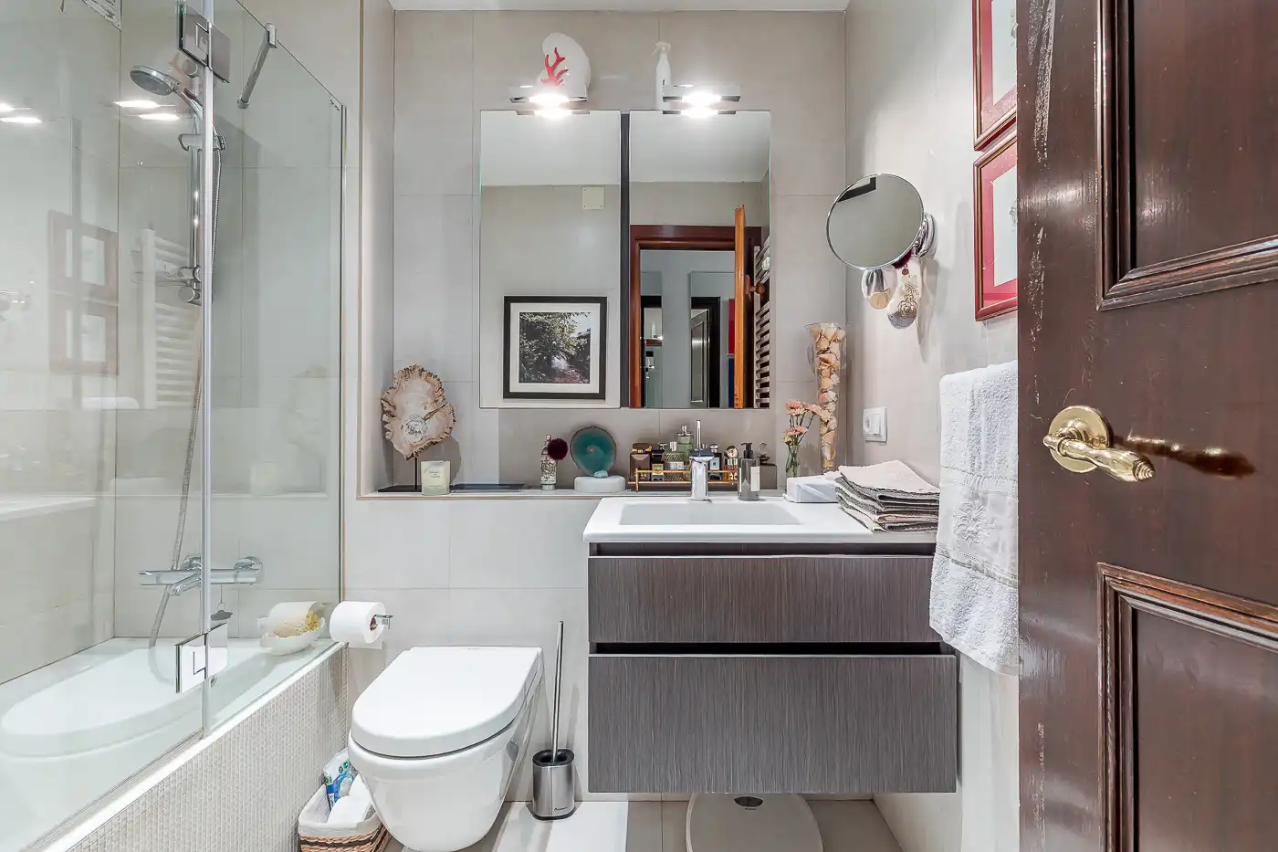 Bathroom of Flat for sale in Madrid  with Air Conditioner, Heating and Terrace