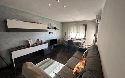 Living room of Flat for sale in Sabadell  with Air Conditioner, Heating and Balcony