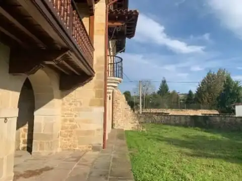Außenansicht von Country house zur Miete in Reocín mit Privatgarten, Terrasse und Balkon