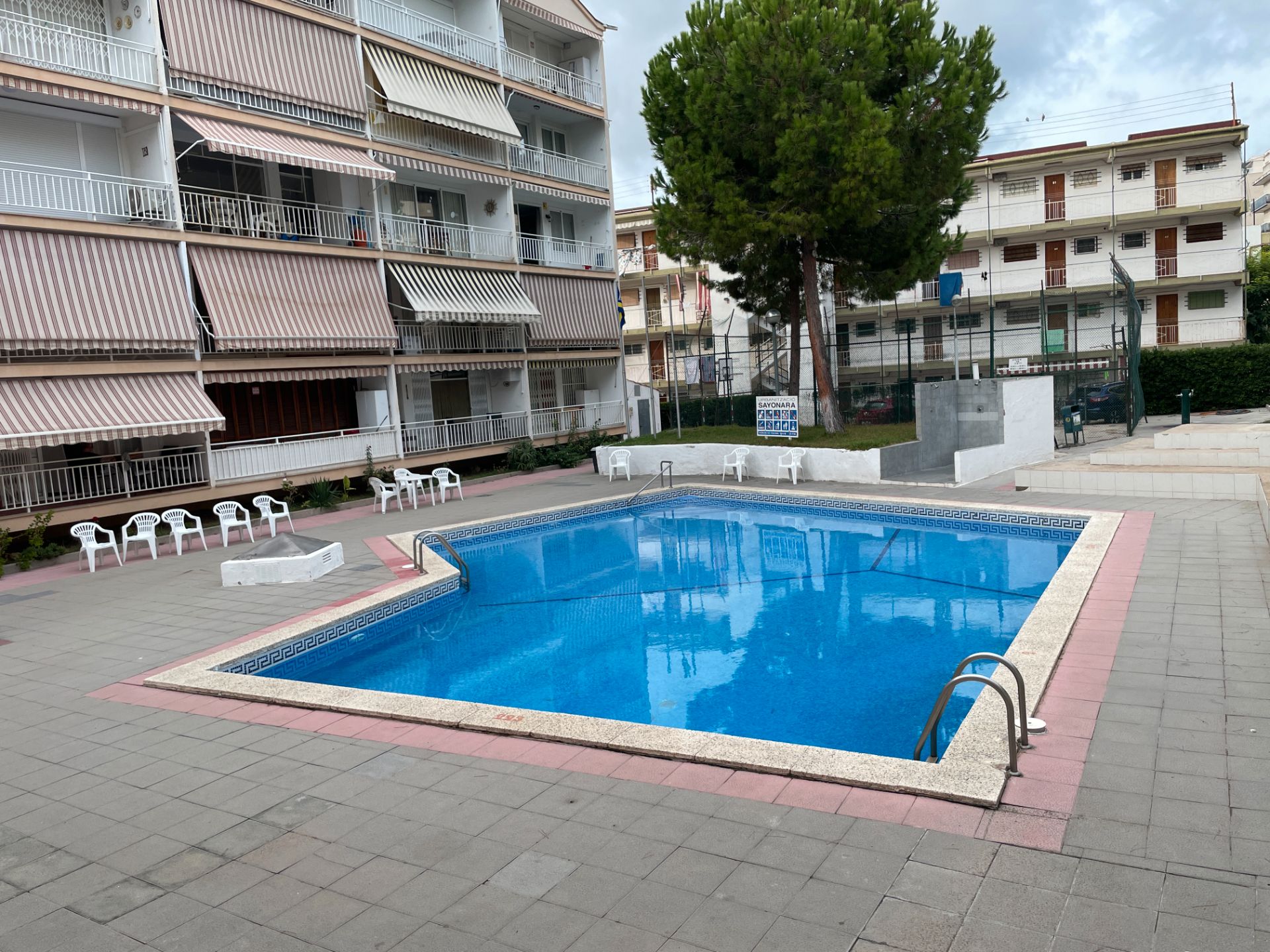 Piscina de Apartament en venda en Salou amb Aire condicionat, Calefacció i Terrassa