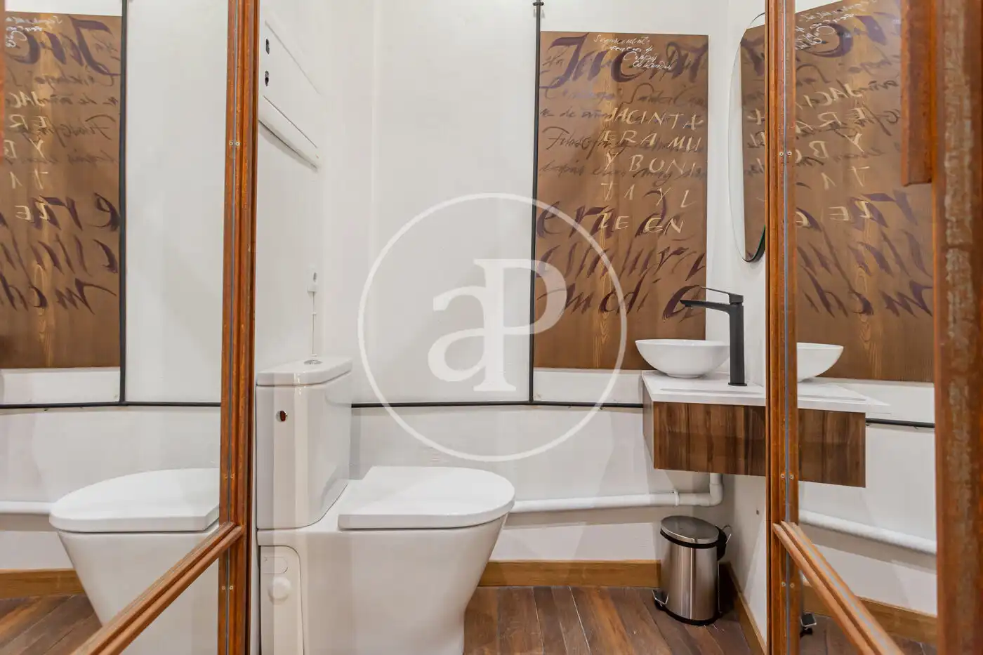 Bathroom of Flat for sale in Madrid  with Air Conditioner, Heating and Furnished