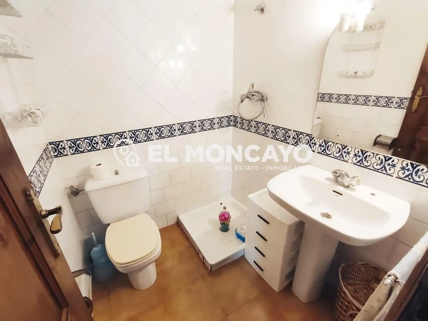 Bany de Casa adosada en venda en Guardamar del Segura amb Terrassa, Traster i Moblat