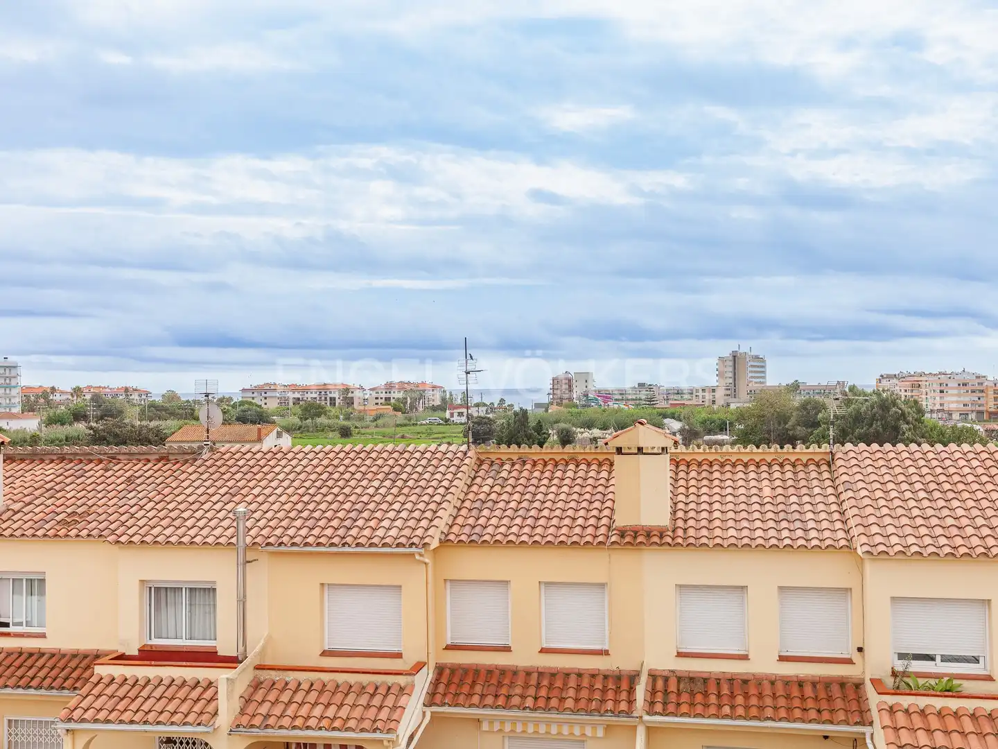Vista exterior de Casa adosada en venta en Pineda de Mar con Aire acondicionado, Calefacción y Terraza