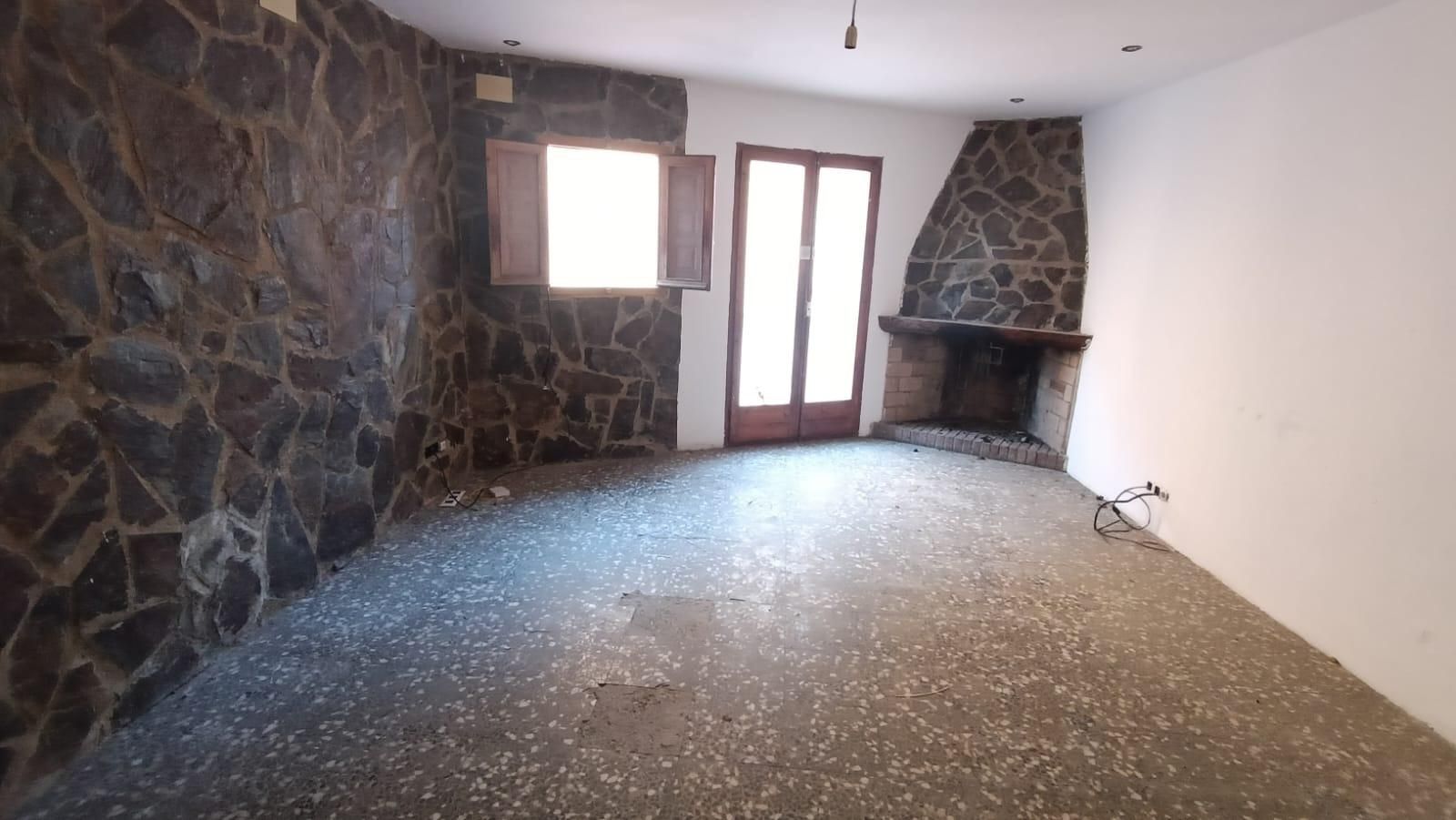 Country house for sale in Alforja