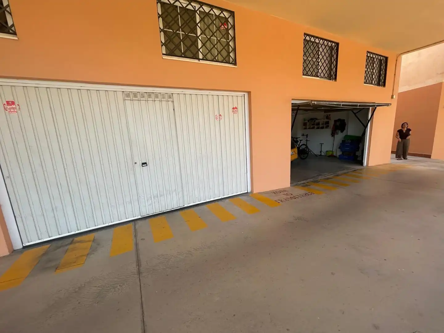 Parking de Casa adosada en venta en Antequera con Aire acondicionado, Calefacción y Jardín privado