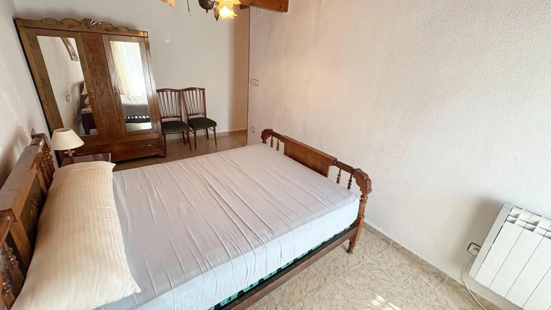 Dormitori de Casa o xalet en venda en Pedrosillo de los Aires amb Calefacció i Moblat