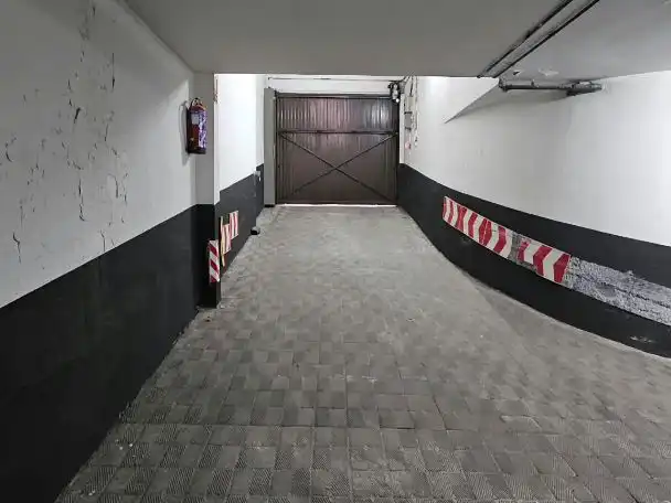 Garage for rent in Calle de Francisco Navacerrada, 55, Guindalera