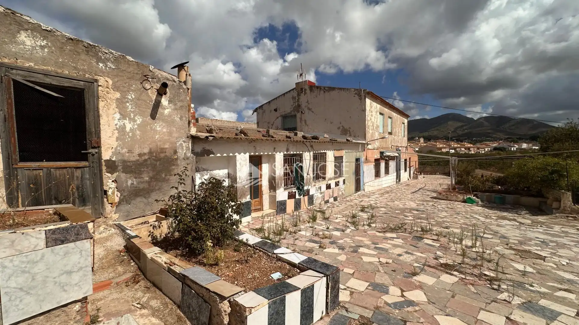 Chalet con piscina en venta en Algueña
