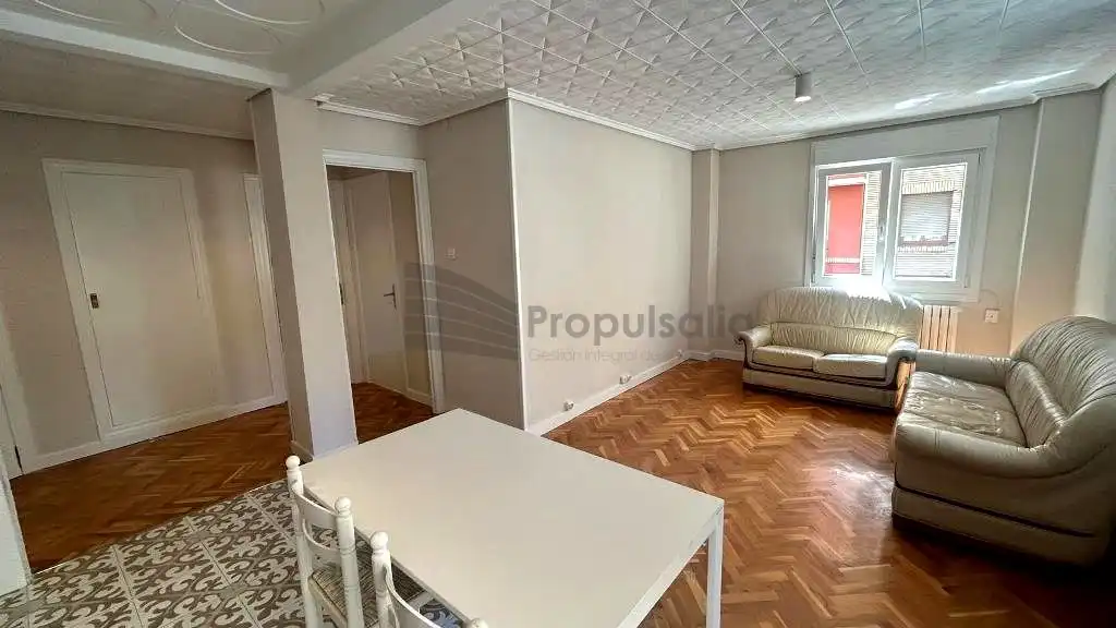 Piso de alquiler en De Sevilla, Ruiseñores