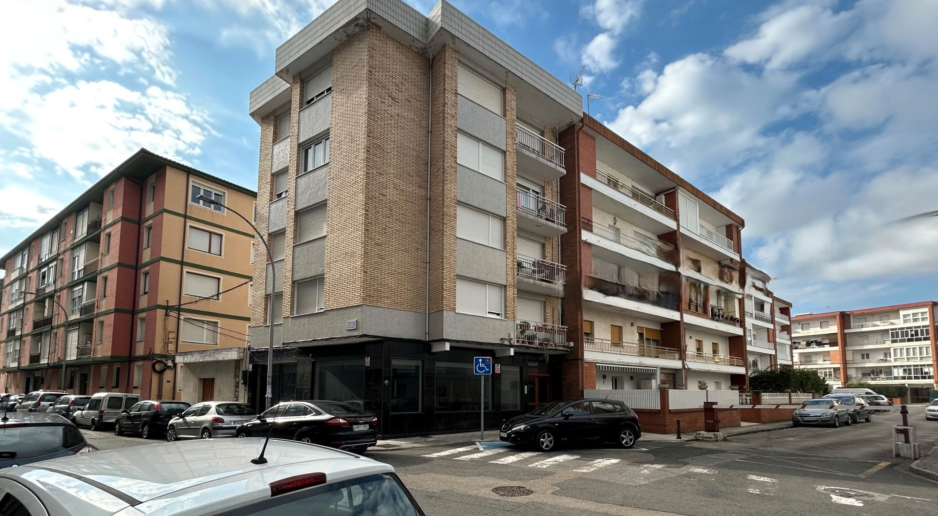 Vista exterior de Pis en venda en Laredo amb Calefacció, Terrassa i Moblat