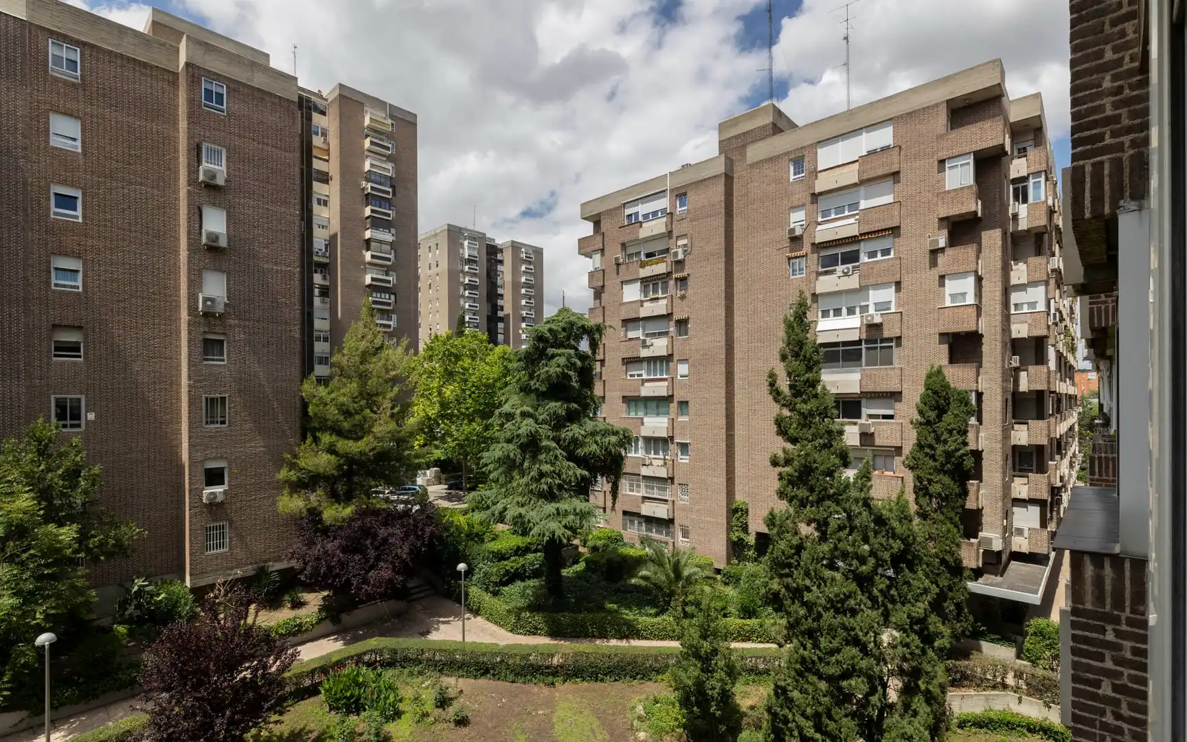 Vista exterior de Pis de lloguer en Madrid amb Calefacció, Terrassa i Moblat