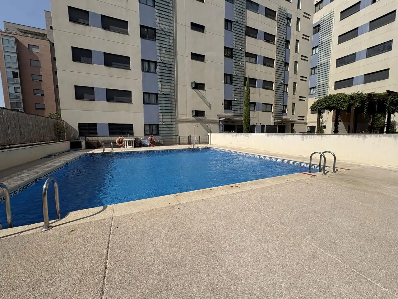Schwimmbecken von Wohnung zur Miete in Madrid mit Klimaanlage, Heizung und Parkett