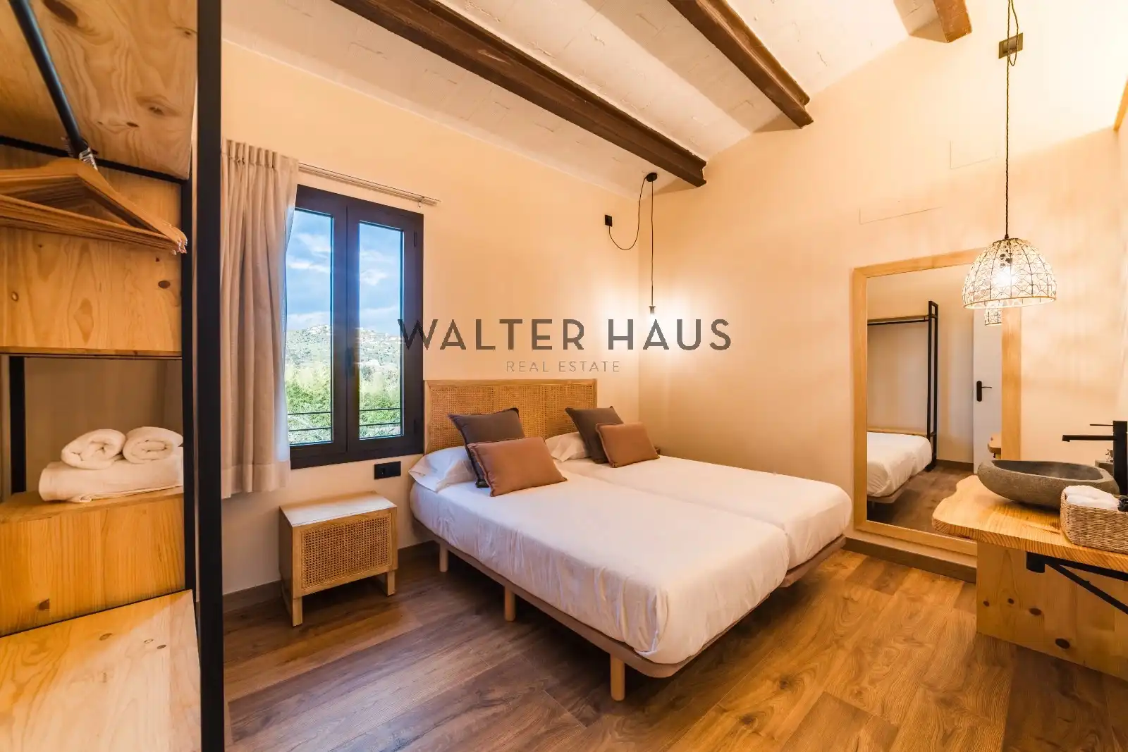 Habitación de Finca rústica en venta en Santa Cristina d'Aro con Calefacción, Jardín privado y Parquet