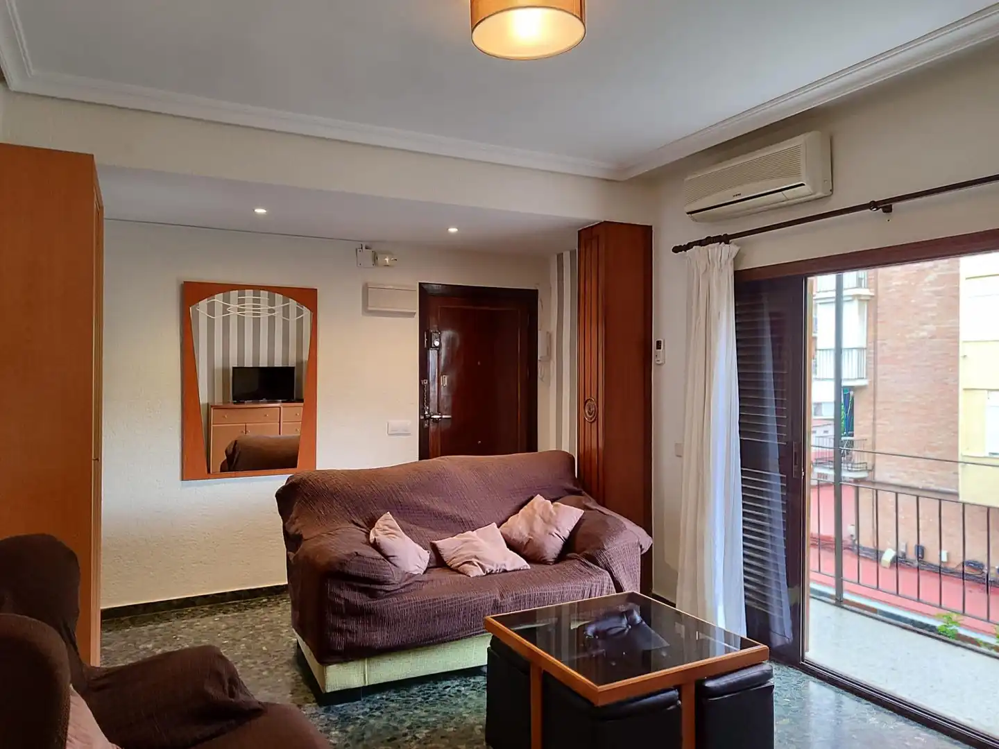 Room in Calle LOZOYA, El Plantinar – Avda. La Paz - El Juncal