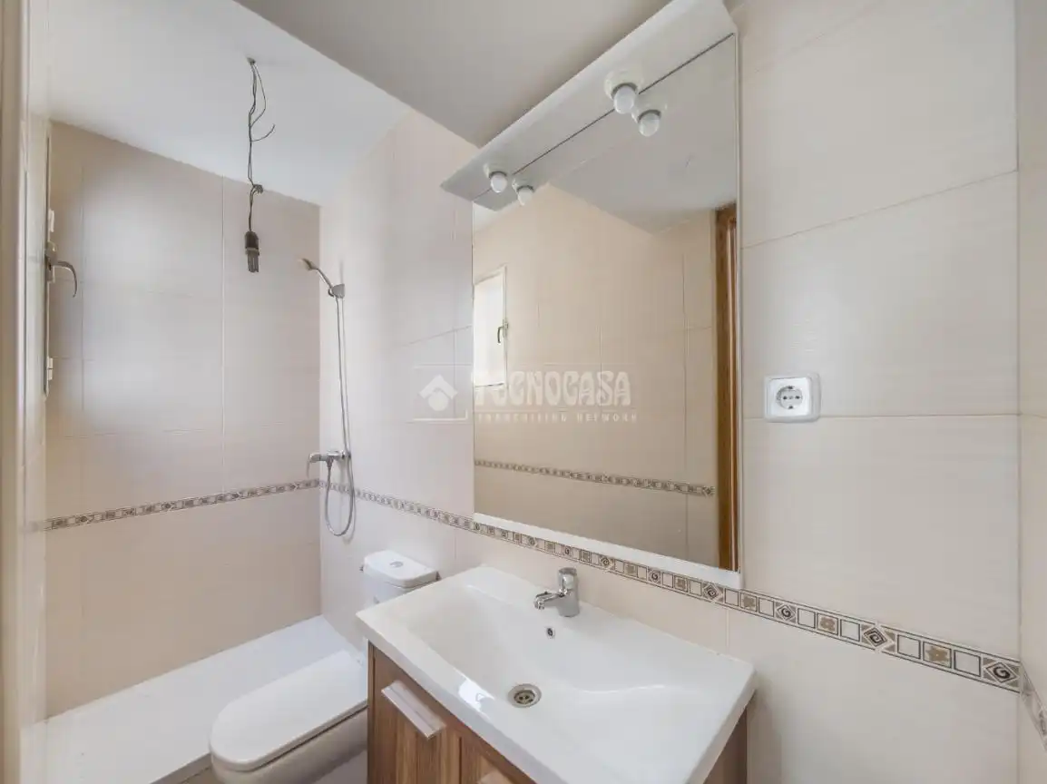Baño de Piso en venta en Madrid con Alarma