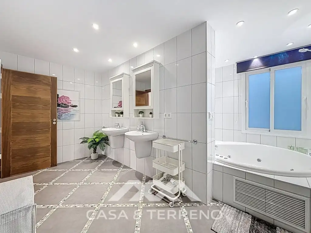 Badezimmer von Geschaftsraum zum Verkauf in Vélez-Málaga mit Klimaanlage