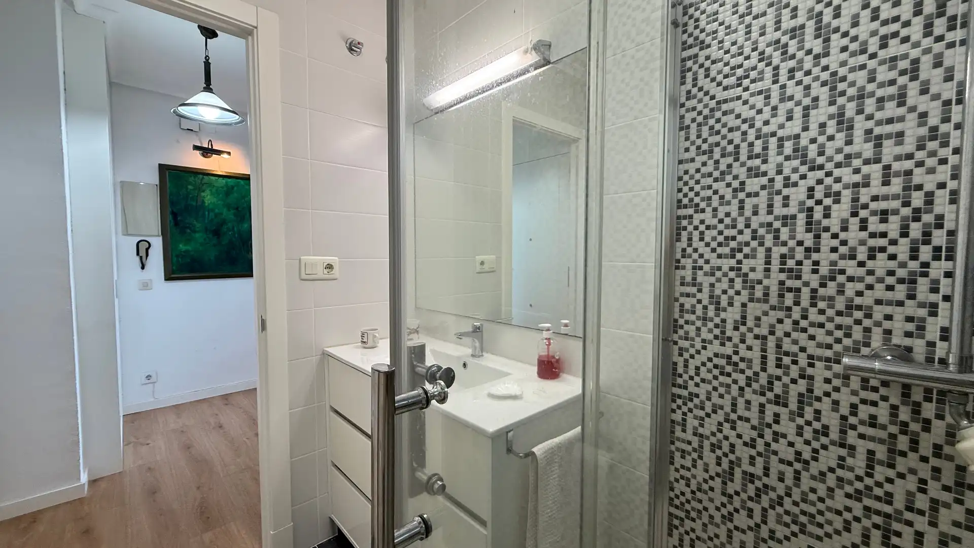Baño de Piso en venta en Vigo  con Calefacción, Jardín privado y Amueblado