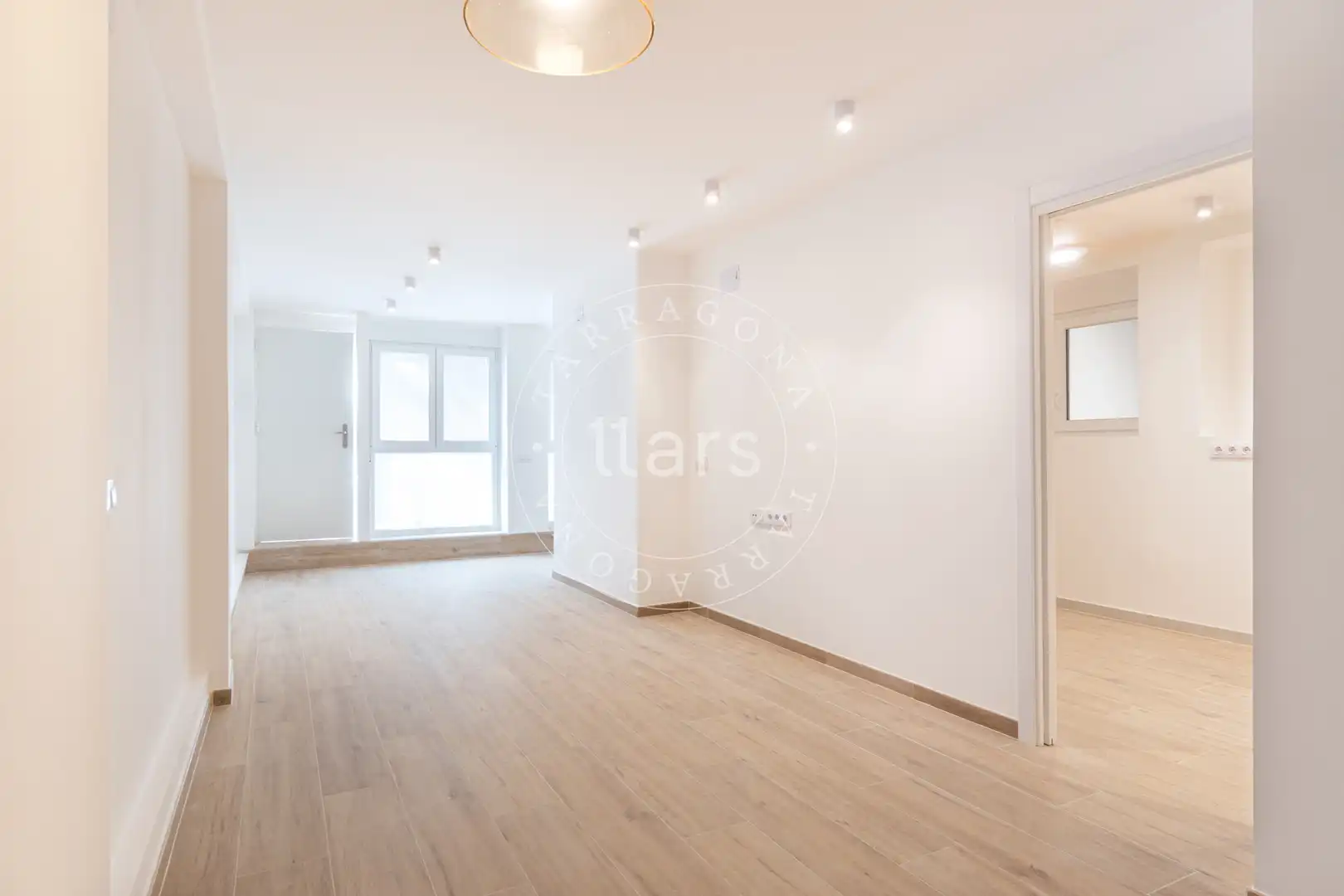 Living room of Ground floor for sale in Nou Eixample Sud