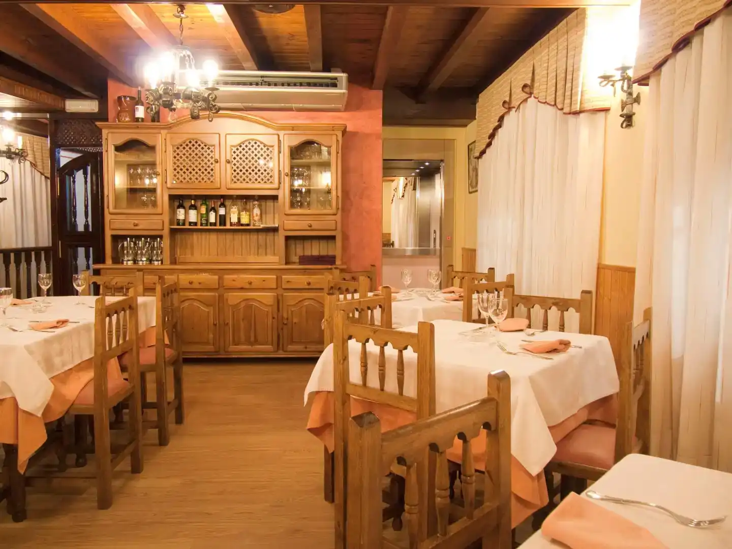 Local de lloguer en Solosancho amb Aire condicionat i Moblat