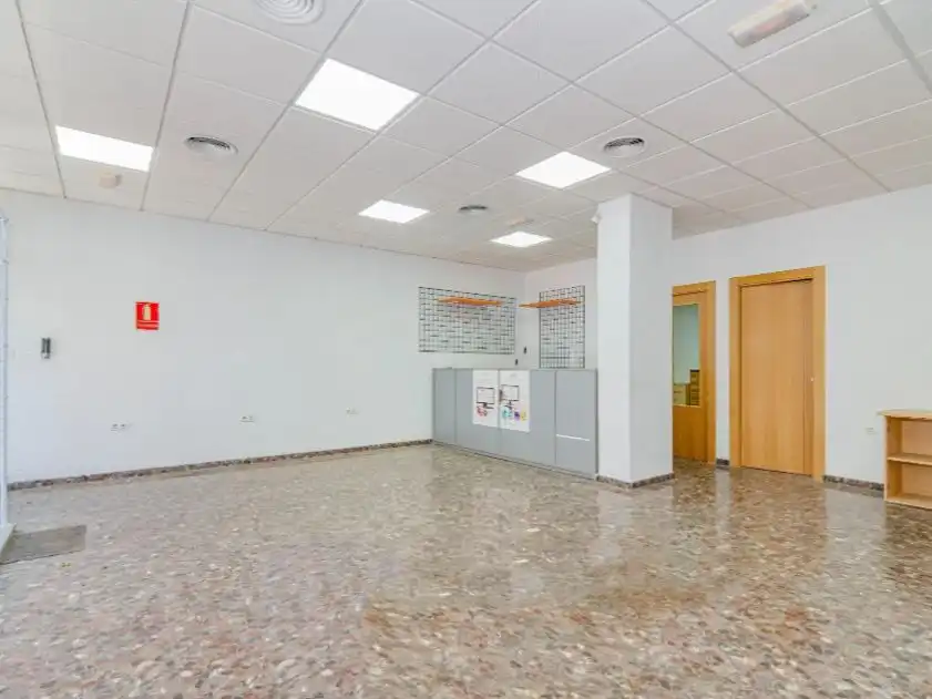 Local de alquiler en La Zubia con Aire acondicionado y Calefacción