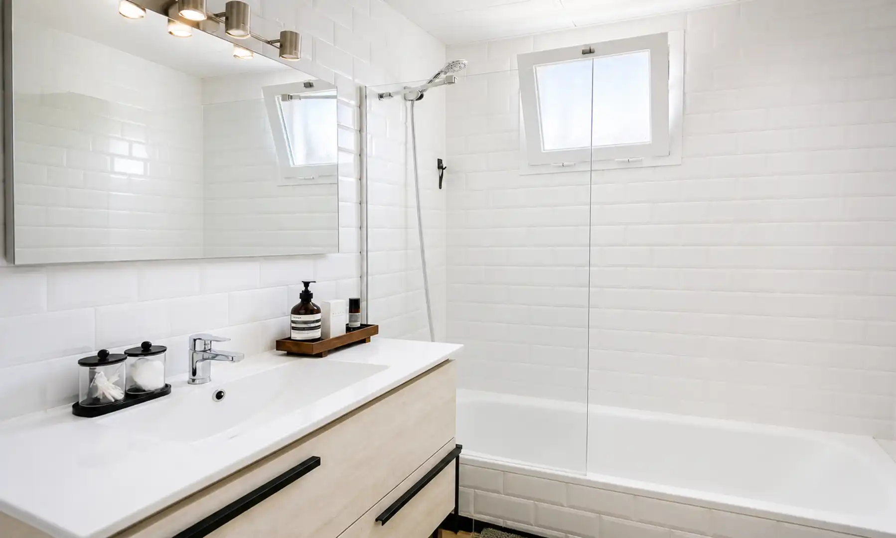 Bathroom of Apartments for sale in Manilva  with Air Conditioner, Terrace and Storage room